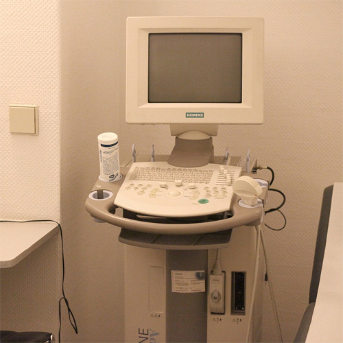 Moderne Behandlungsgeräte in der Praxis Hausärzte am Lietzensee in Charlottenburg